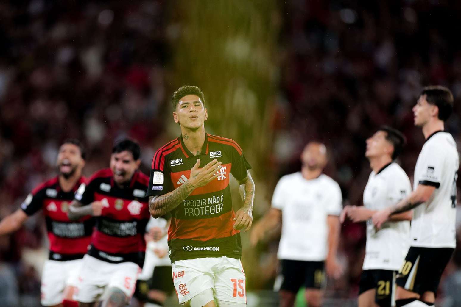 Carrascal marcou o gol de pênalti que confirmou a vitória –