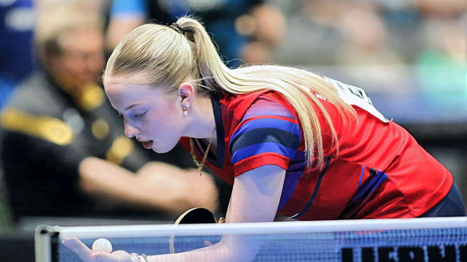 Josephina Neumann beim Aufschlag. GER / Erfurt / TT Finals 2026 / Deutsche Meisterschaft, Tischtennis / Messehalle Erfurt / 06.06.2026. GER / Erfurt / TT Finals 2026 / Deutsche Meisterschaft, Tischtennis / Messehalle Erfurt / 06.06.2026 / Thueringen / Deutsche Meiterschaft 06.06.2026 Erfurt *** Josephina Neumann serving GER Erfurt TT Finals 2026 German Championships, Table Tennis Exhibition Hall Erfurt 06 06 2026 GER Erfurt TT Finals 2026 German Championships, Table Tennis Exhibition Hall Erfurt 06 06 2026 Thuringia German Championships 06 06 2026 Erfurt Copyright: xEibner-Pressefoto/JoergxHirschx EP_JHH