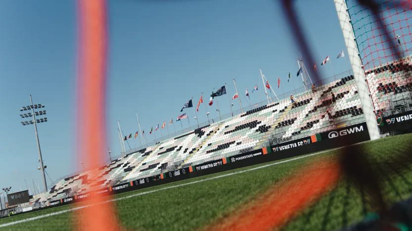 Venezia busca primeiros pontos contra uma Napoli em instabilidade na Série A