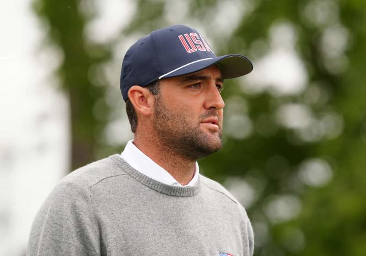 MEDINAH, IL – SEPTEMBER 25: Team USA golfer Scottie Scheffler walks the 3rd hole during the second round of the 2026 Presidents Cup on September 25, 2026, at Medinah Country Club in Medinah, Illinois. Photo by Brian Spurlock/Icon Sportswire GOLF: SEP 25 Presidents Cup EDITORIAL USE ONLY Icon26092565 ©IMAGO/Icon Sportswire