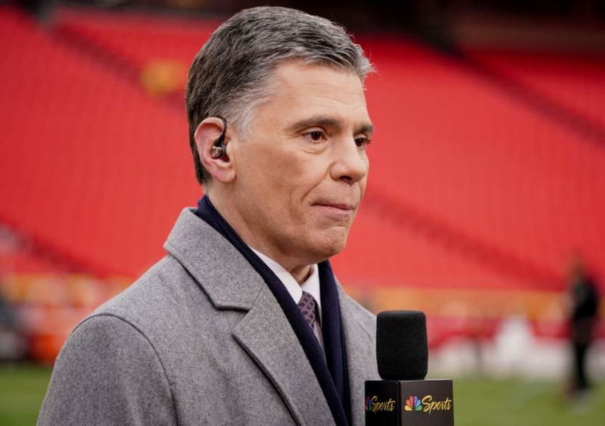 Jan 21, 2023; Kansas City, Missouri, USA; CBS Sports sideline announcer Mike Florio on field prior to an AFC divisional round game between the Kansas City Chiefs and Jacksonville Jaguars at GEHA Field at Arrowhead Stadium. © Denny Medley-USA TODAY Sports
