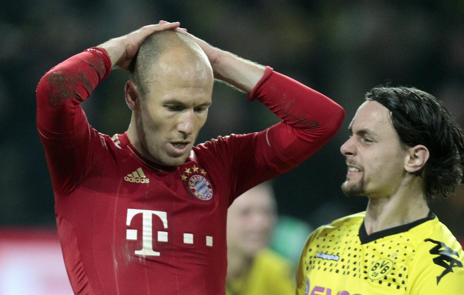 Durch eine längere sportliche Durststrecke des BVB wurde die Rivalität zwischen beiden Mannschaften etwas abgeschwächt – doch dann kam Jürgen Klopp. Der Erfolgs-Trainer zog den erfolgsverwöhnten Bayern den Stecker. Im Jahr 2012 verspottete Neven Subotić Arjen Robben, nachdem dieser den Ausgleich gegen den BVB vom Punkt vergeben hatte. Dortmund gewann mit 1:0 und wurde am Ende Meister.