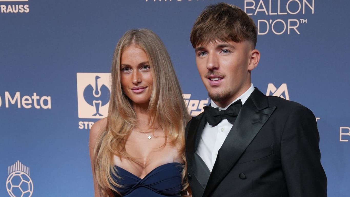 Lennart Karl mit seiner Partnerin Zoe Käppele: Am Bayern-Star gab es zuletzt viel Kritik.