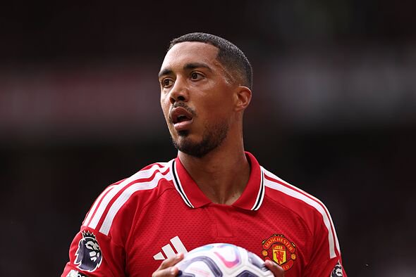 MANCHESTER, ENGLAND - AUGUST 30: Youri Tielemans of Manchester United during the Premier League 2026/27 match between Manchester