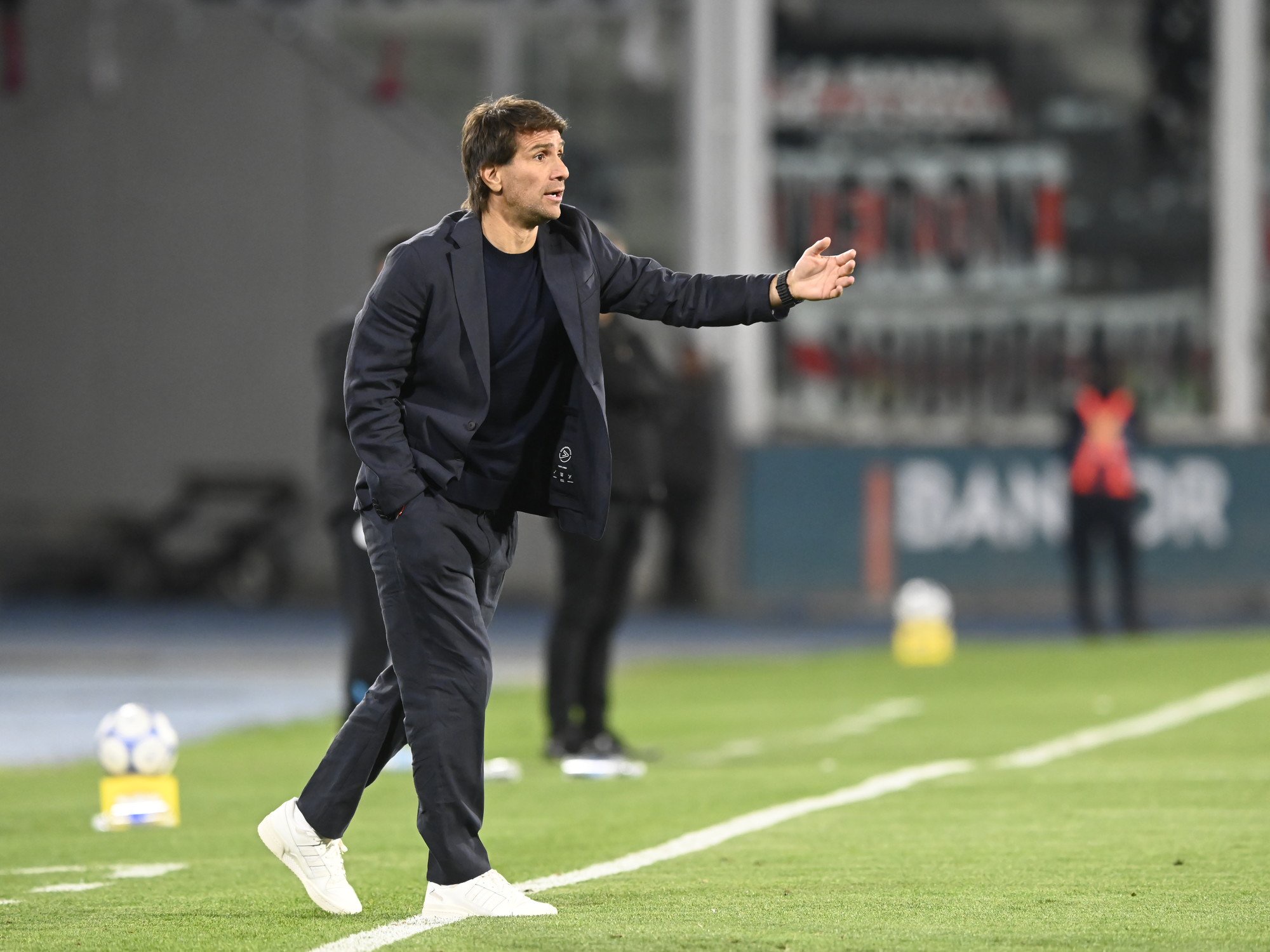 River Plate hosts Racing Club in Torneo Clausura