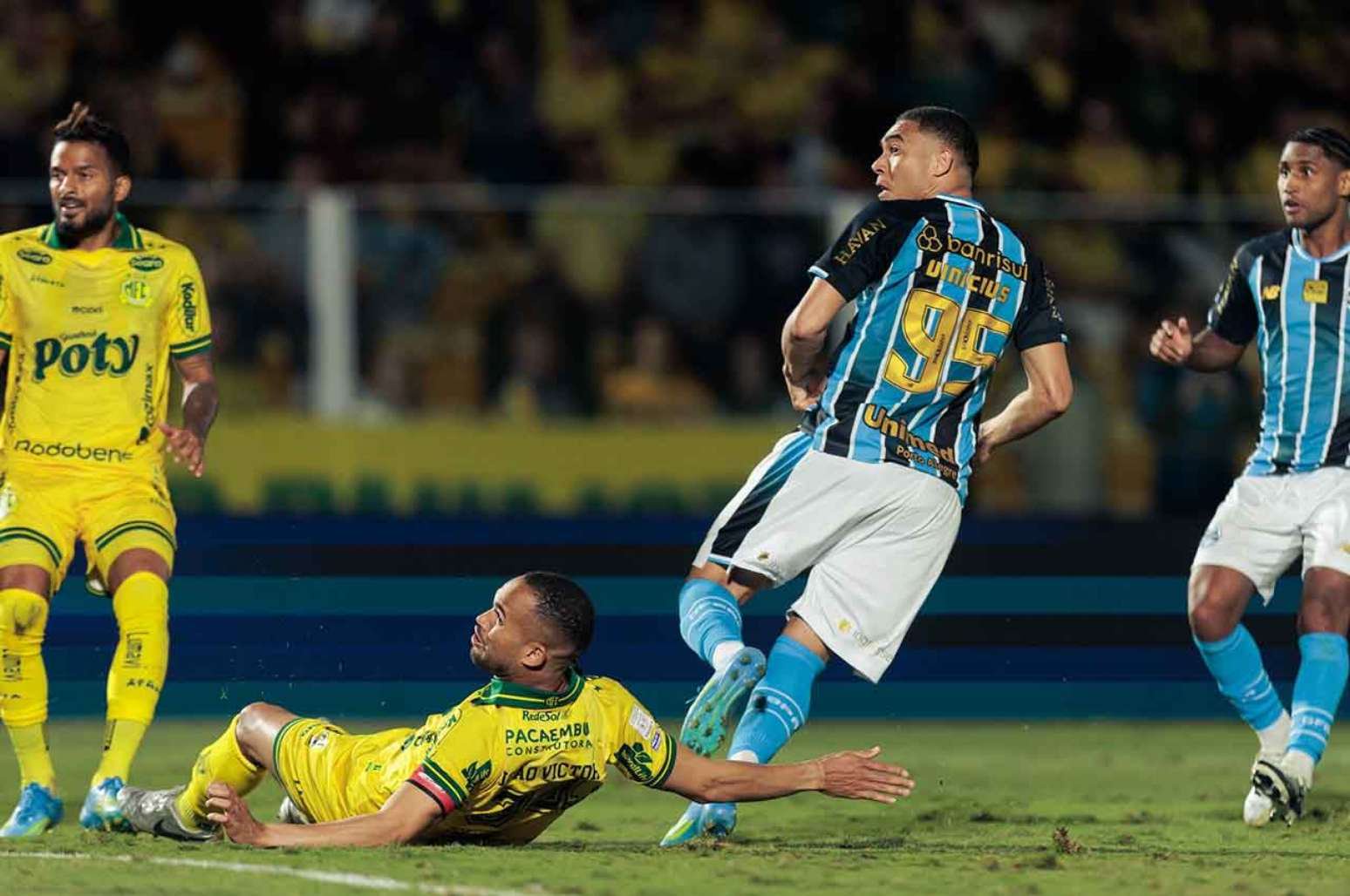 Carlos Vinícius vive jejum de gols –