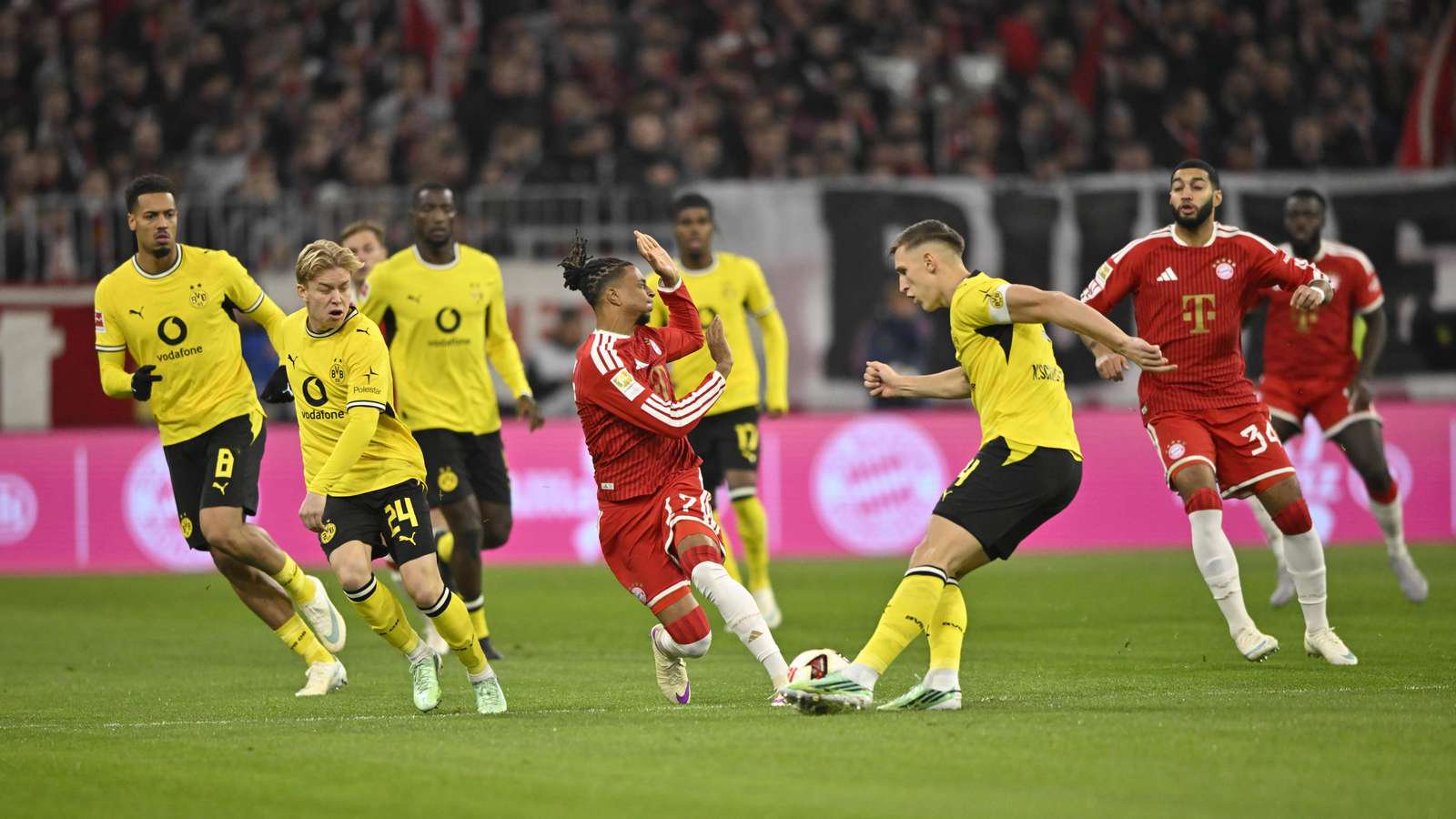 FC Bayern Muenchen FCB vs Borussia Dortmund BVB, Nico Schlotterbeck