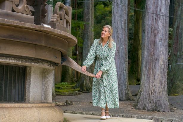 Sophie in green dress in Japan