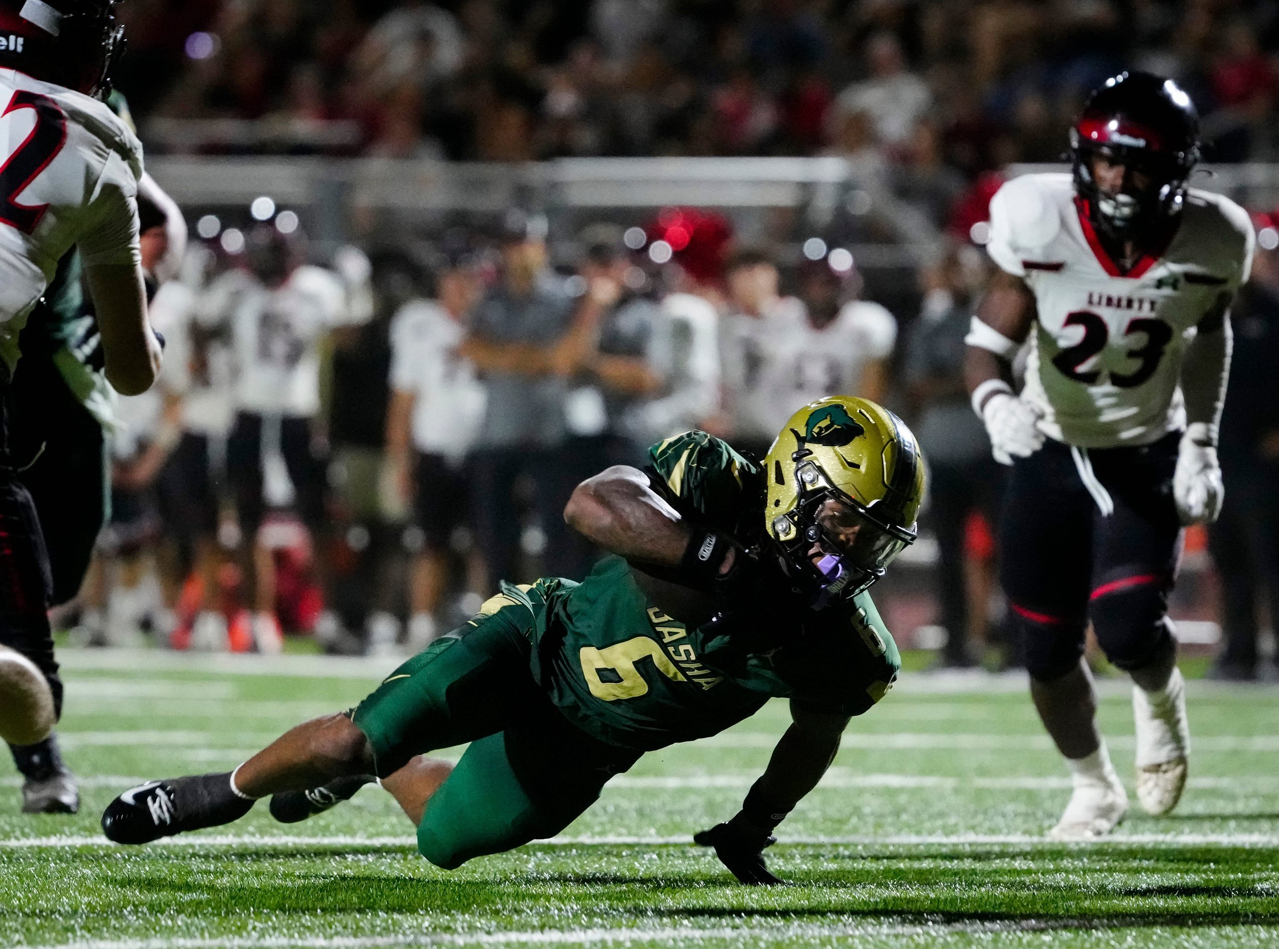 Basha running back Noah Roberts (6) runs against Liberty during a game at Basha High School in Chandler on Sept. 18, 2026.