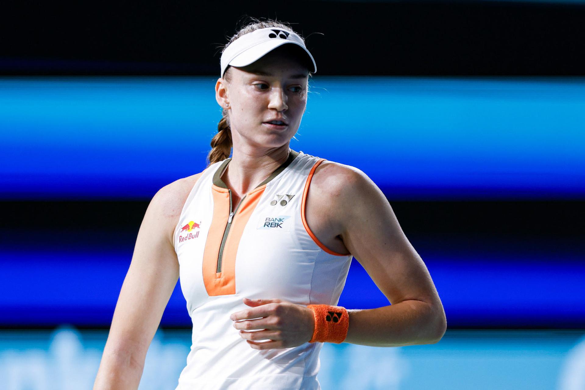 Ningbo: Elena Rybakina feiert ersten Sieg nach den US Open, nachdem ihre Gegnerin unter Tränen aufgibt