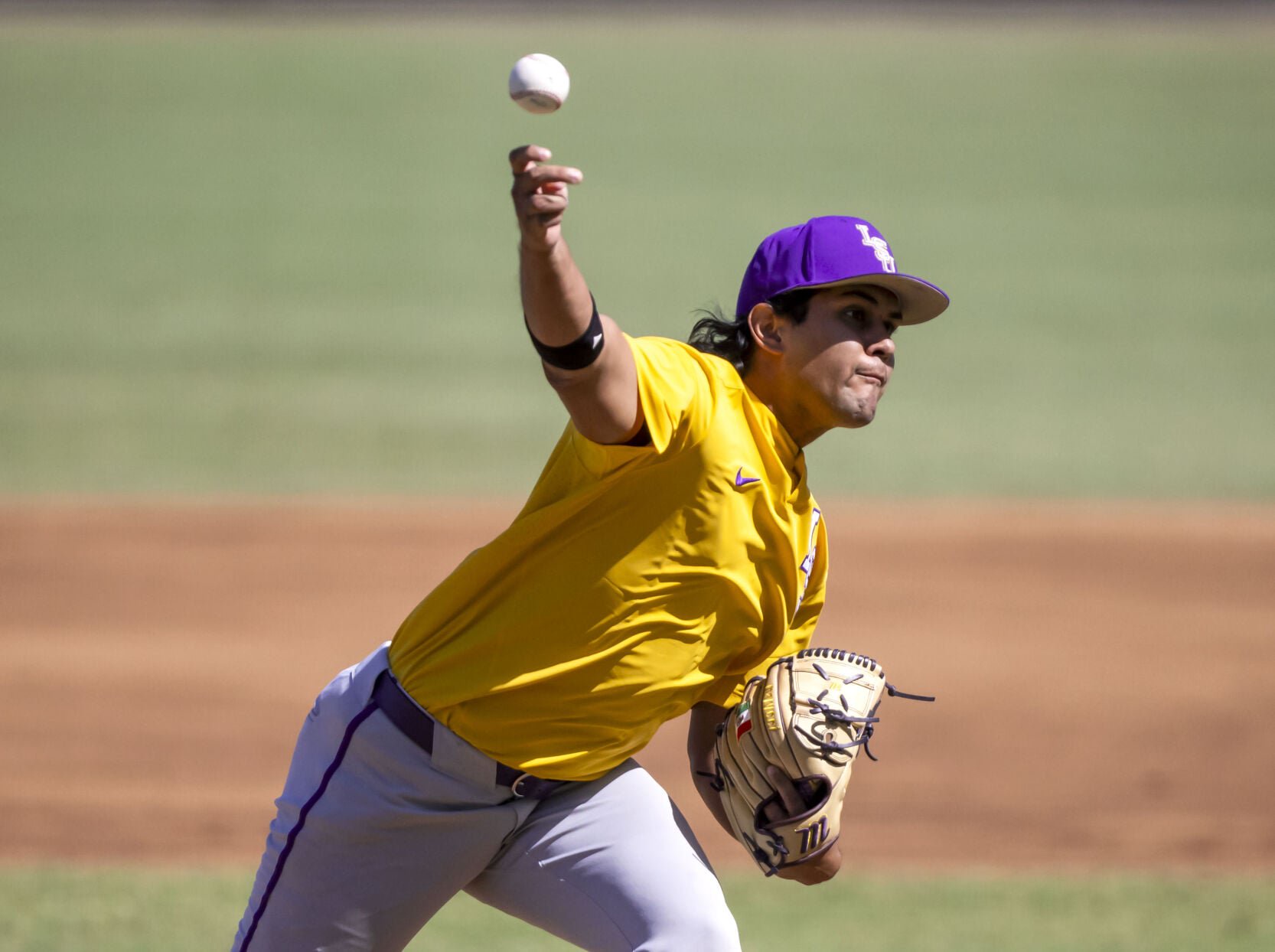 BR.lsufallbaseball2.adv_2465 MJ.JPG