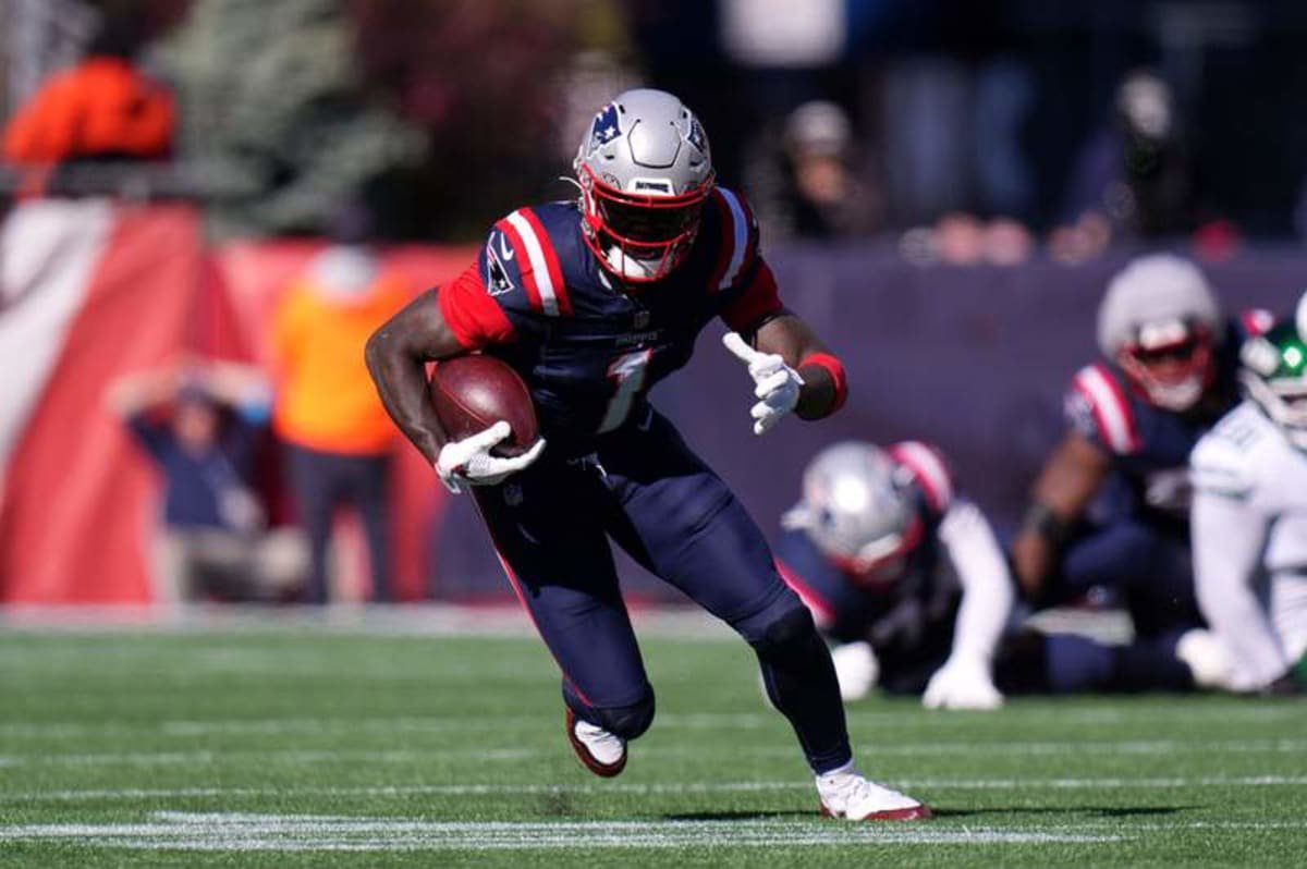 Oct 18, 2026; Foxborough, Massachusetts, USA; New England Patriots wide receiver A.J. Brown (1) runs with the ball after a catch in the second quarter against the New York Jets at Gillette Stadium. © David Butler II-Imagn Images