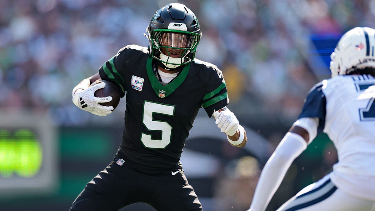 Garrett Wilson makes a move