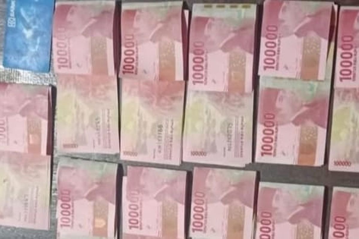 Uang palsu senilai Rp 11 juta yang disita polisi di Kabupaten Mamuju, Sulawesi Barat, Senin (16/11/2024).