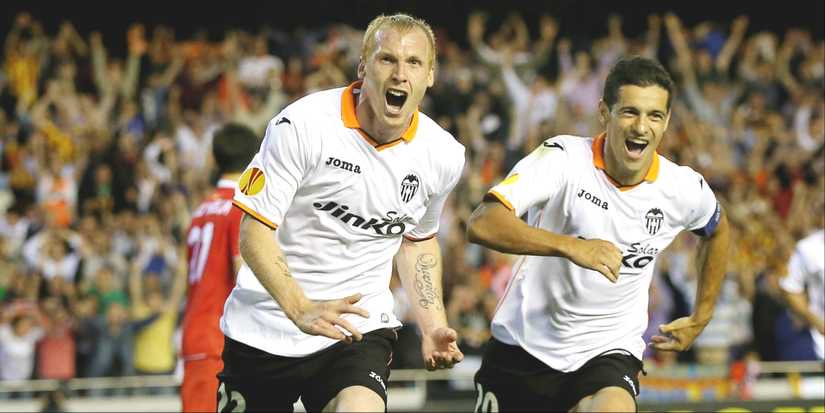 Jeremy Mathieu vs Sevilla
