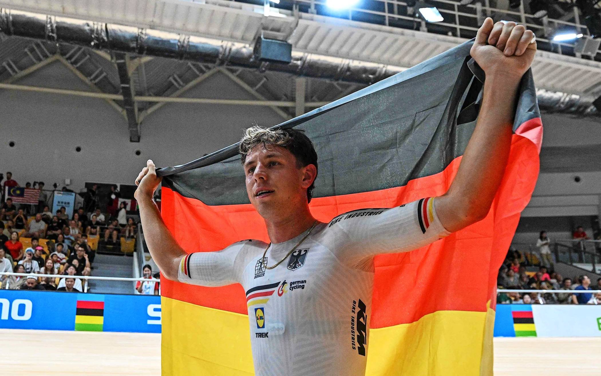 Als Tim Torn Teutenberg in Shanghai seinen WM-Titel mit der deutschen Fahne feierte, löste das auch im fernen Büttgen große Freude aus.  