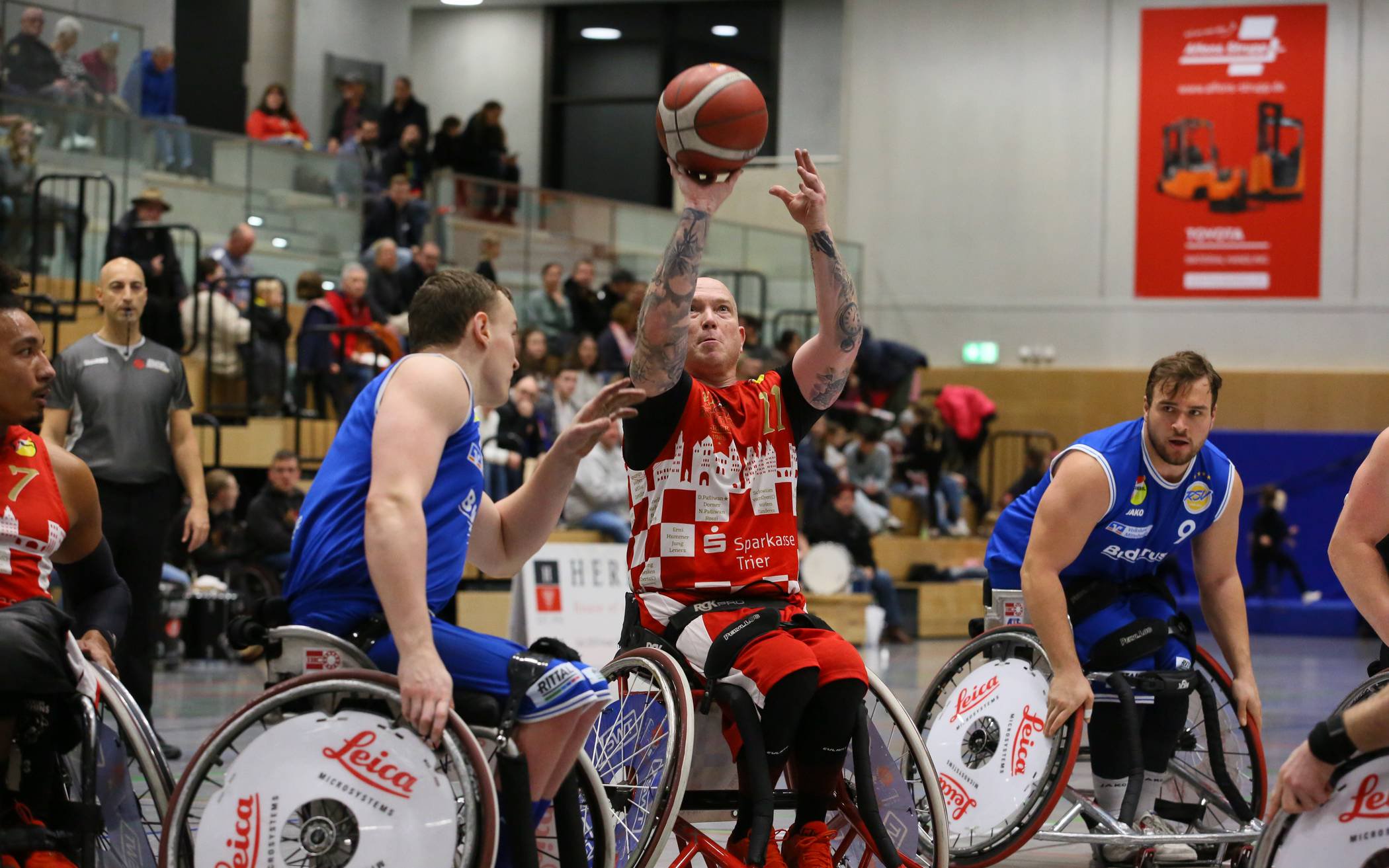  Trotz Verstärkungen im Kader bleibt Dirk Passiwan mit mittlerweile 50 Jahren die große Stütze der Doneck Dolphins Trier beim Saisonauftakt in der Rollstuhlbasketball-Bundesliga.  