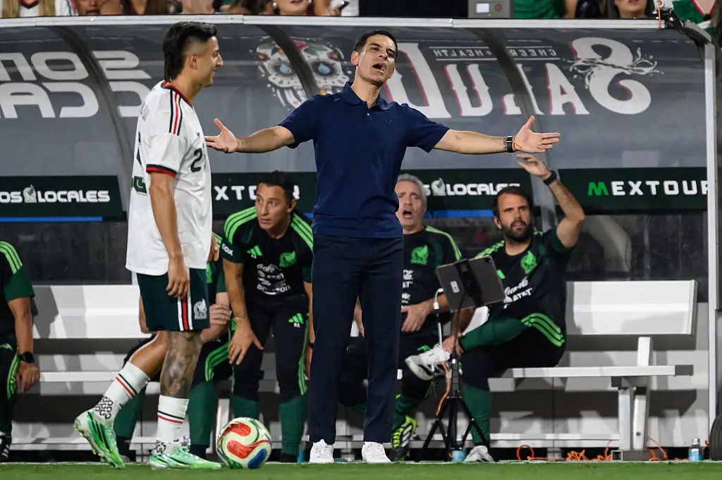 Rafael Márquez complaining on the sidelines.    
