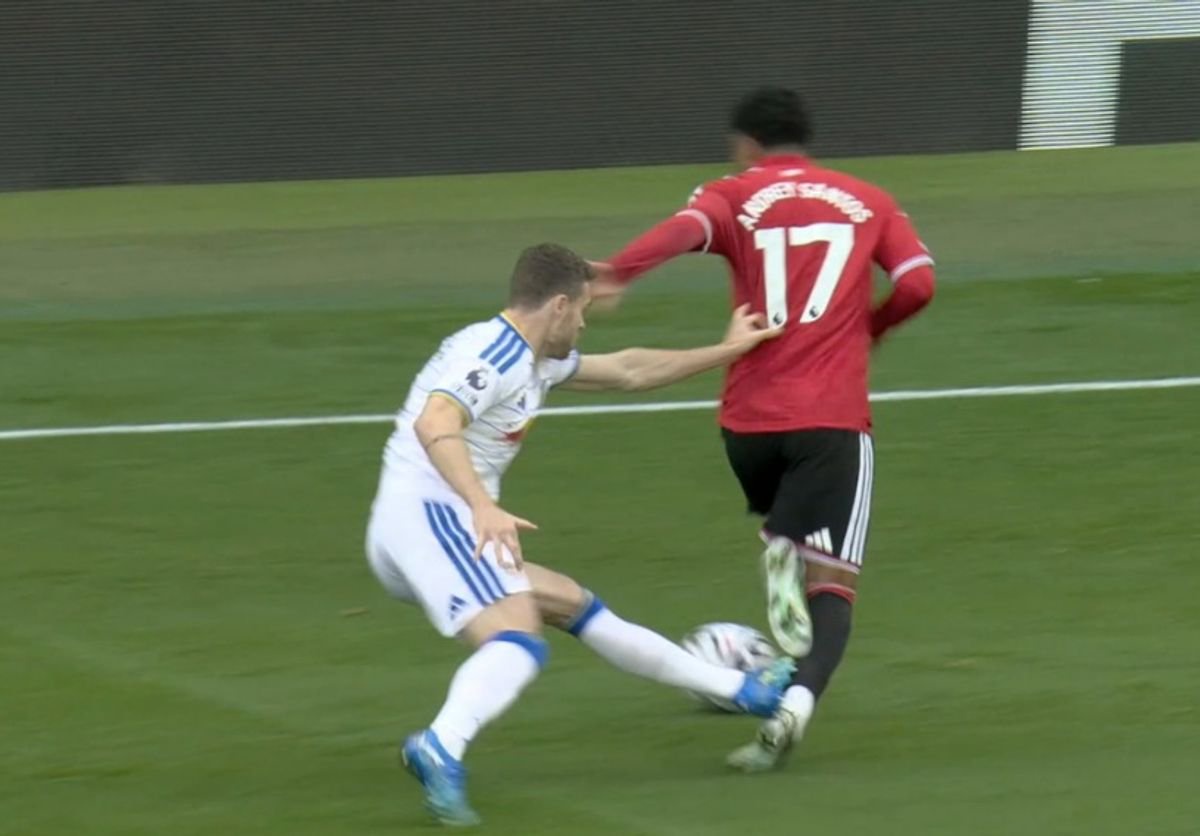 Gabriel Gudmundsson fouls Andrey Santos