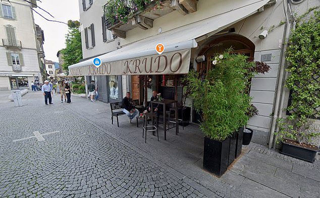 Police were called to the incident at the Krudo Bar in Como's Piazza Volta in the early hours