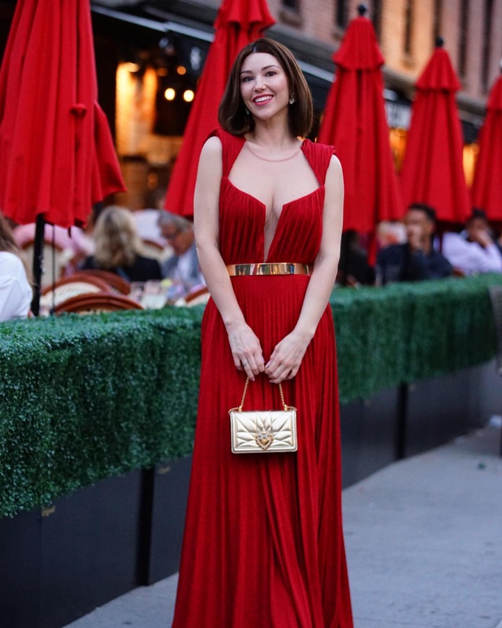 Catherine stuns in an elegant red dress