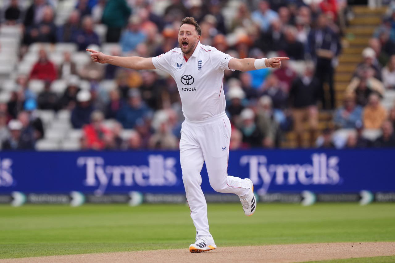 Ollie Robinson celebrates a wicket