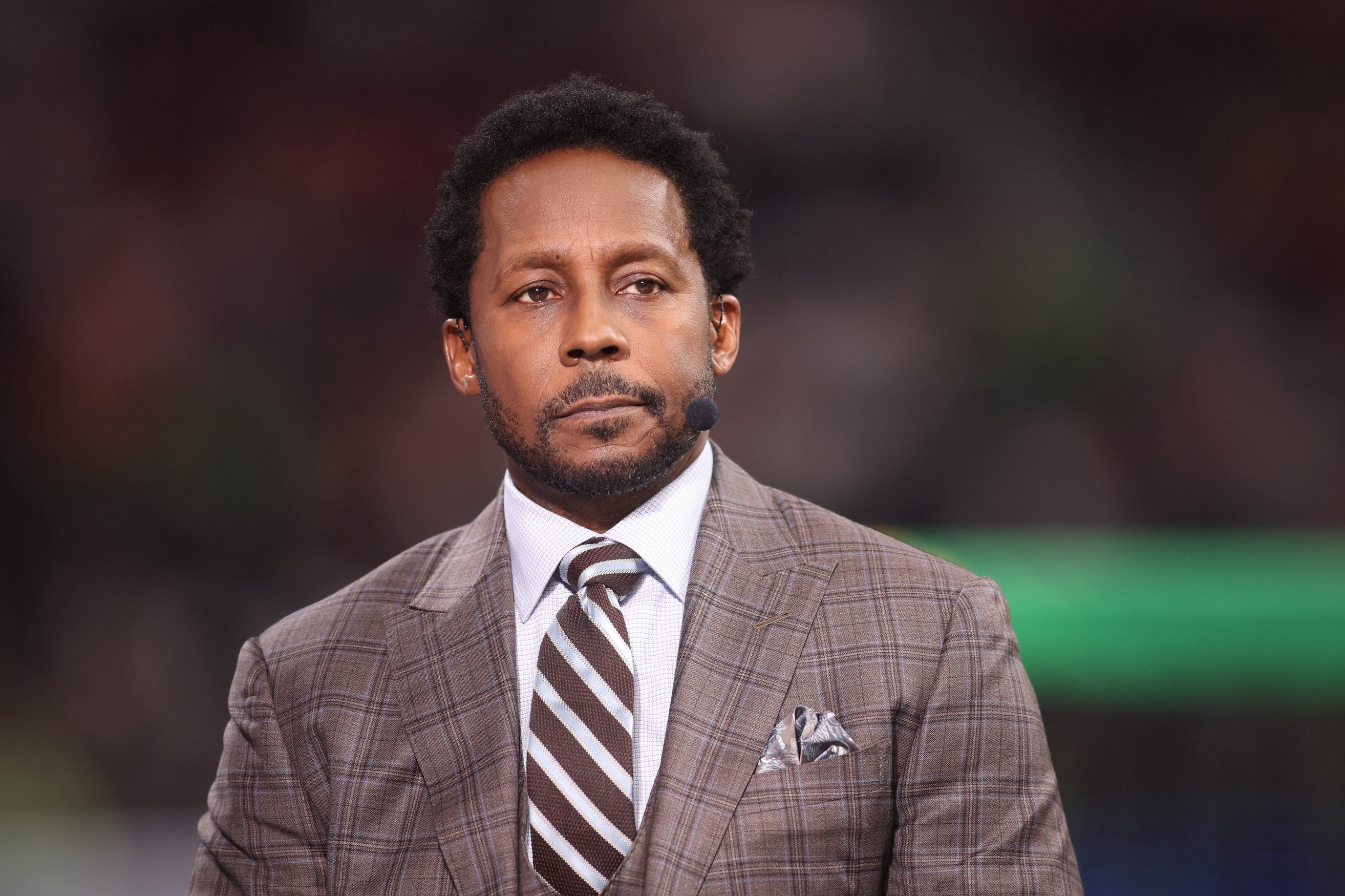 Jan 9, 2026; Atlanta, GA, USA; ESPN commentator Desmond Howard prior to the 2025 Peach Bowl and semifinal game of the College Football Playoff between the Oregon Ducks and the Indiana Hoosiers at Mercedes-Benz Stadium. Mandatory Credit: Brett Davis-Imagn Images