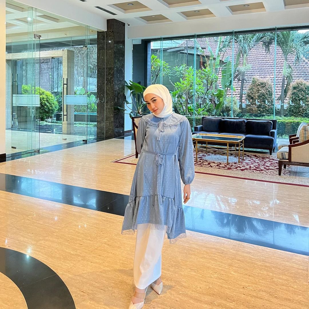 8 OOTD Rok Span Hijab yang Simpel tapi Fashionable 
