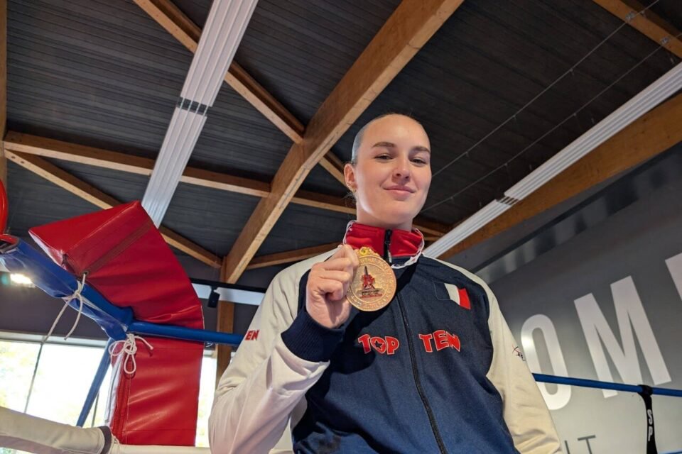 Clara Bicheux et sa médaille de championne d'Europe