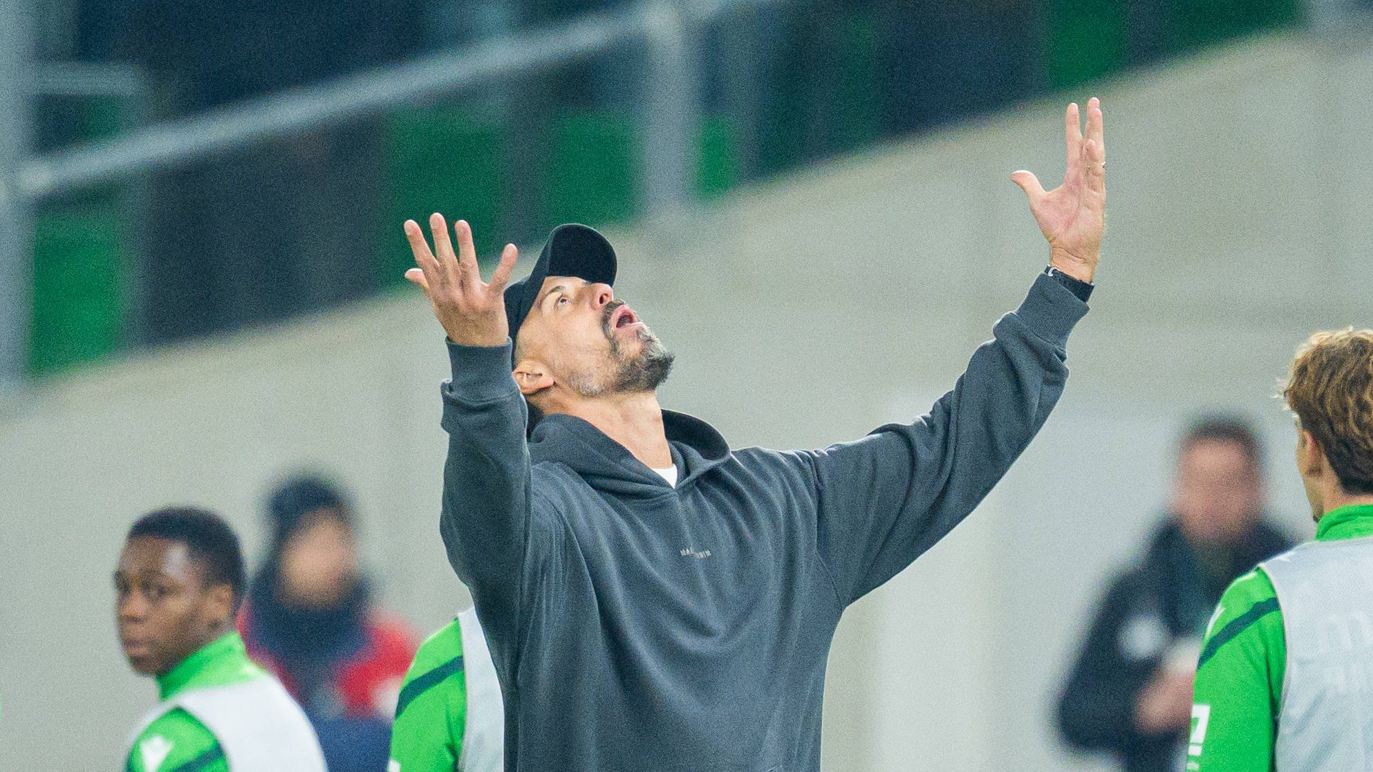 96-Trainer Sandro Wagner verzweifelt