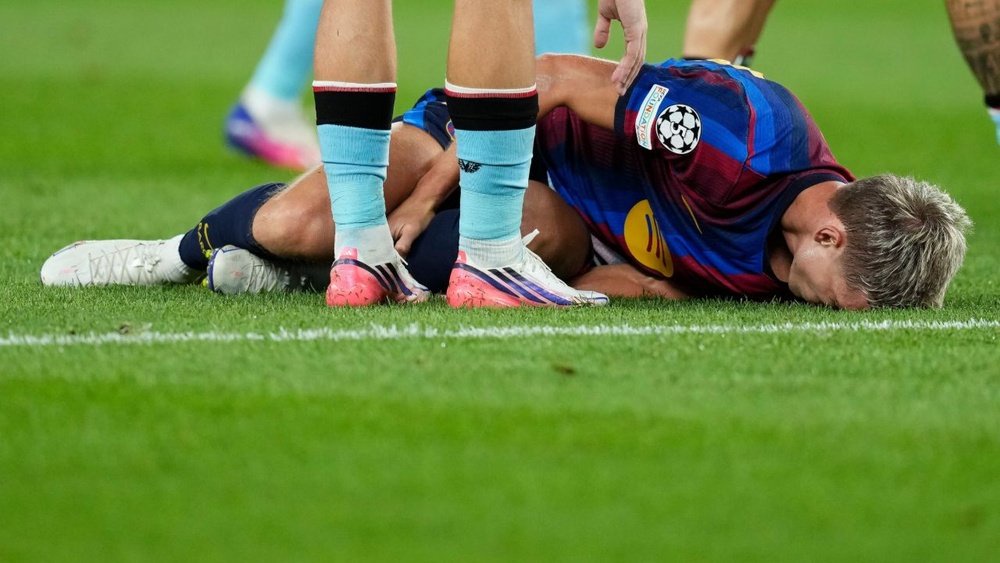 Dani Olmo has sustained an injury to his left adductor. EFE