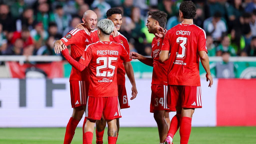 Omonia-Benfica (Sakis Savvides/EPA)
