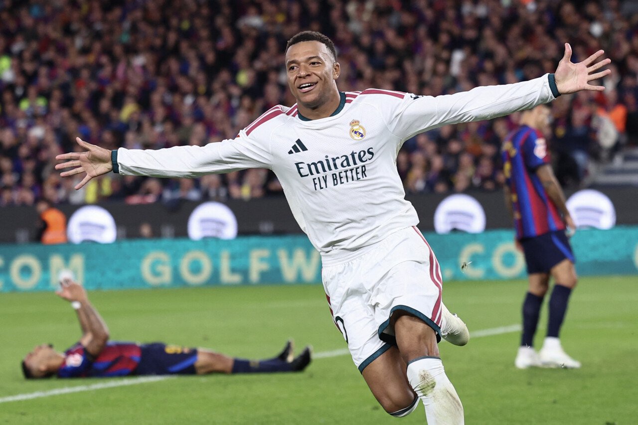 Kylian Mbappé a marqué un double contre le FC Barcelone.