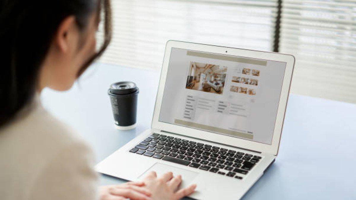 Ilustrasi kerja online.