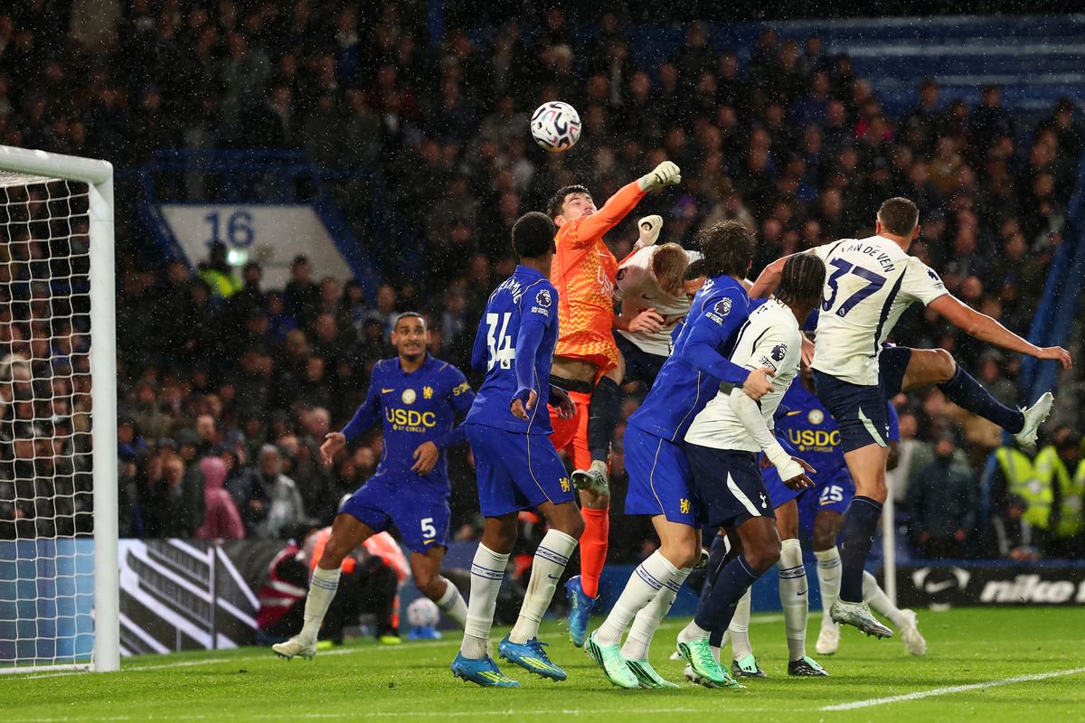 Mike Penders of Chelsea scores an own goal for 0-1 during the Premier League 2026/27 match between Chelsea FC and Tottenham Hotspur