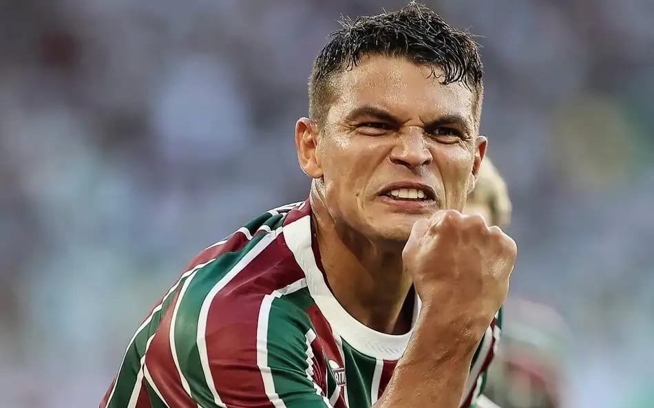 Thiago Silva lamenta queda na despedida: "Carreira linda"
