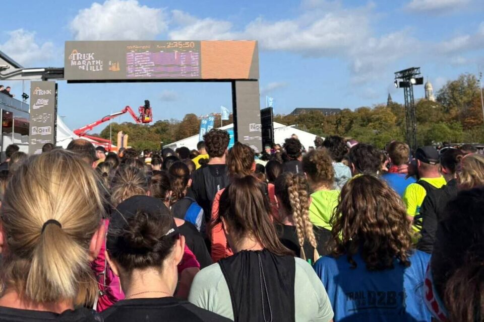 L'homme qui a fait un malaise sur le semi-marathon de Lille (Nord), dimanche 25 octobre au matin, est décédé. Il avait 35 ans.