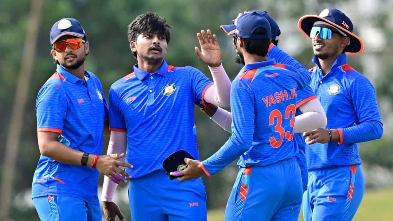 VPL 2026: इस गेंदबाज ने 2 गेंद में 19 रन लुटाकर हरवा दिया जीता हुआ मैच, ये Video ना देखा तो क्या देखा?
