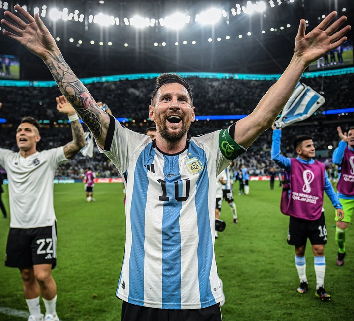 Boxer Alvarez threatens Messi over World Cup jersey 'insult'