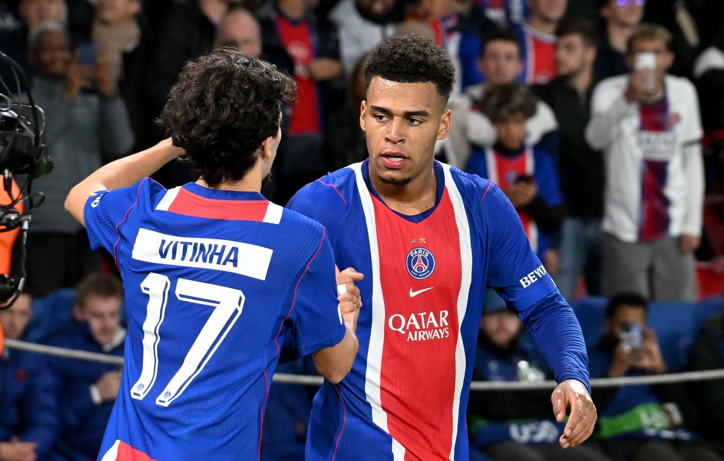 Brillants contre le Barça mardi soir, Vitinha et Désiré Doué vont tenter de conserver leur place de leaders en battant l'OL.