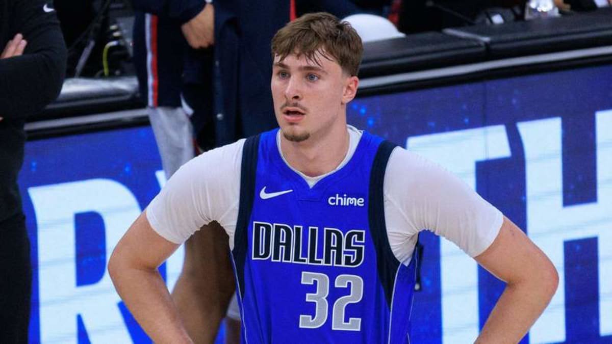 April 7, 2026, Inglewood, California, USA: Cooper Flagg 32 of the Dallas Mavericks during a 2026 NBA, Basketball Herren, USA regular season game against the Los Angeles Clippers on Tuesday April 7, 2026 at Intuit Dome Arena in Inglewood, California. Clippers defeat Mavericks, 116-103. JAVIER ROJAS/PI Inglewood USA – ZUMAp124 20260407_zaa_p124_099 Copyright: xJavierxRojasx ©Credits Imago