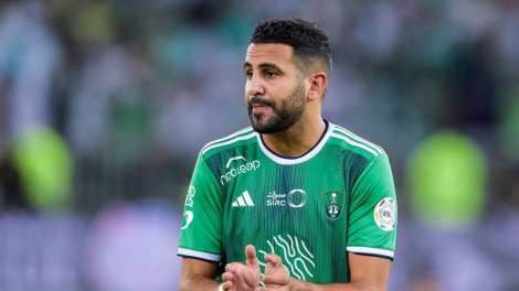 Riyad Mahrez, capitaine dès ses premiers pas avec Al-Shamal ! (Vidéo) - DZfoot