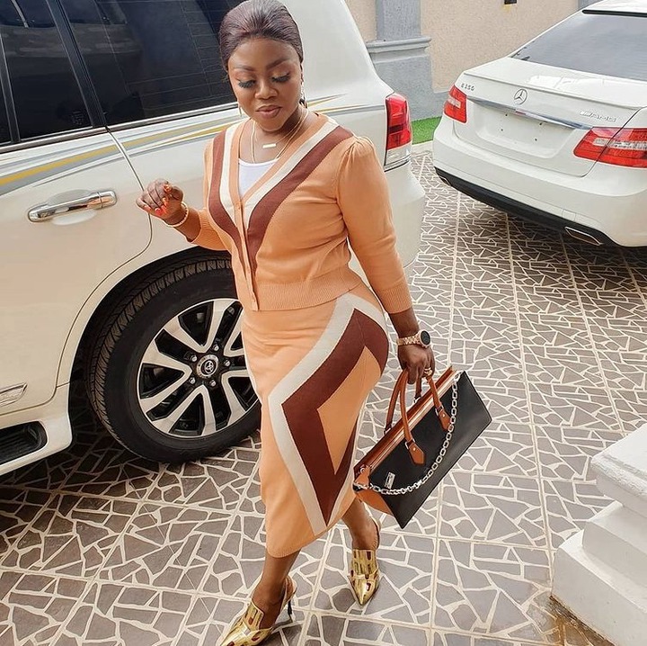 Between Florence Obinim And Bofowaa Who Has The Most Curvy Shape - New Photos