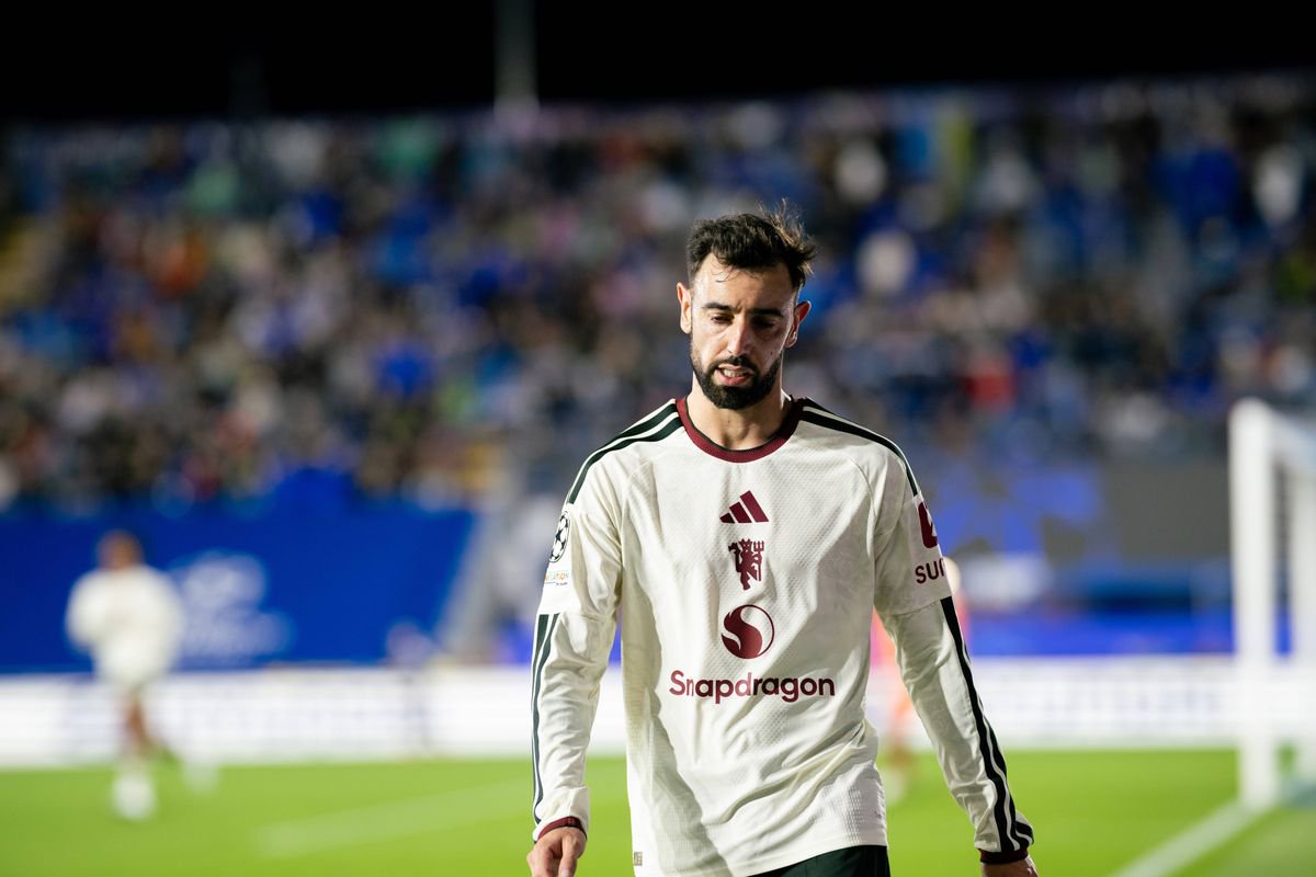 Bruno Fernandes during the UEFA Champions League 2026/27 League Phase MD3 match between Como 1907 and Manchester United.