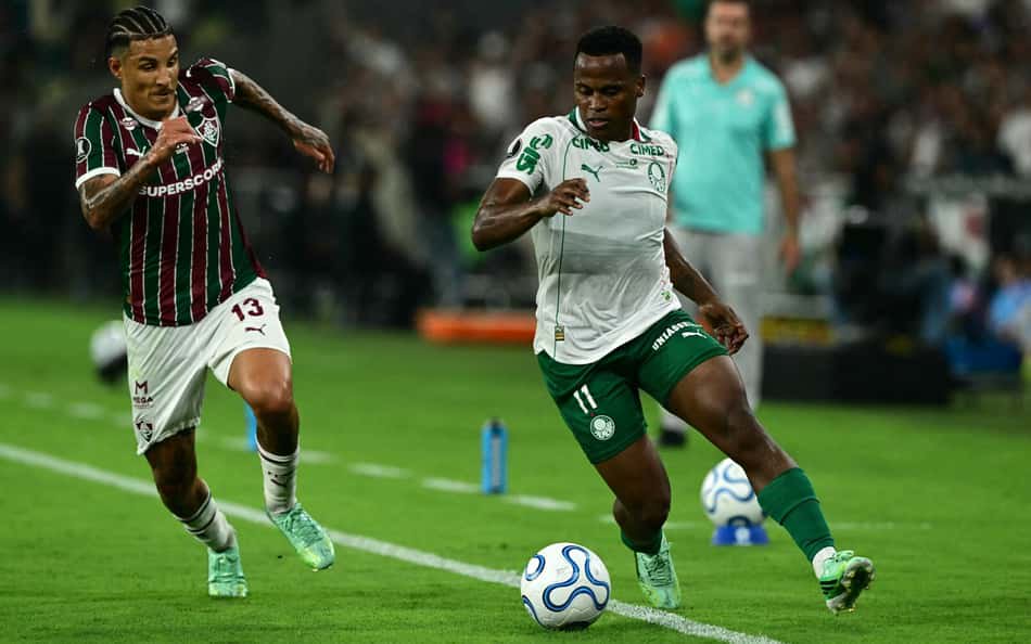 Jhon Arias vs Guilherme Arana em Fluminense 1 x 2 Palmeiras