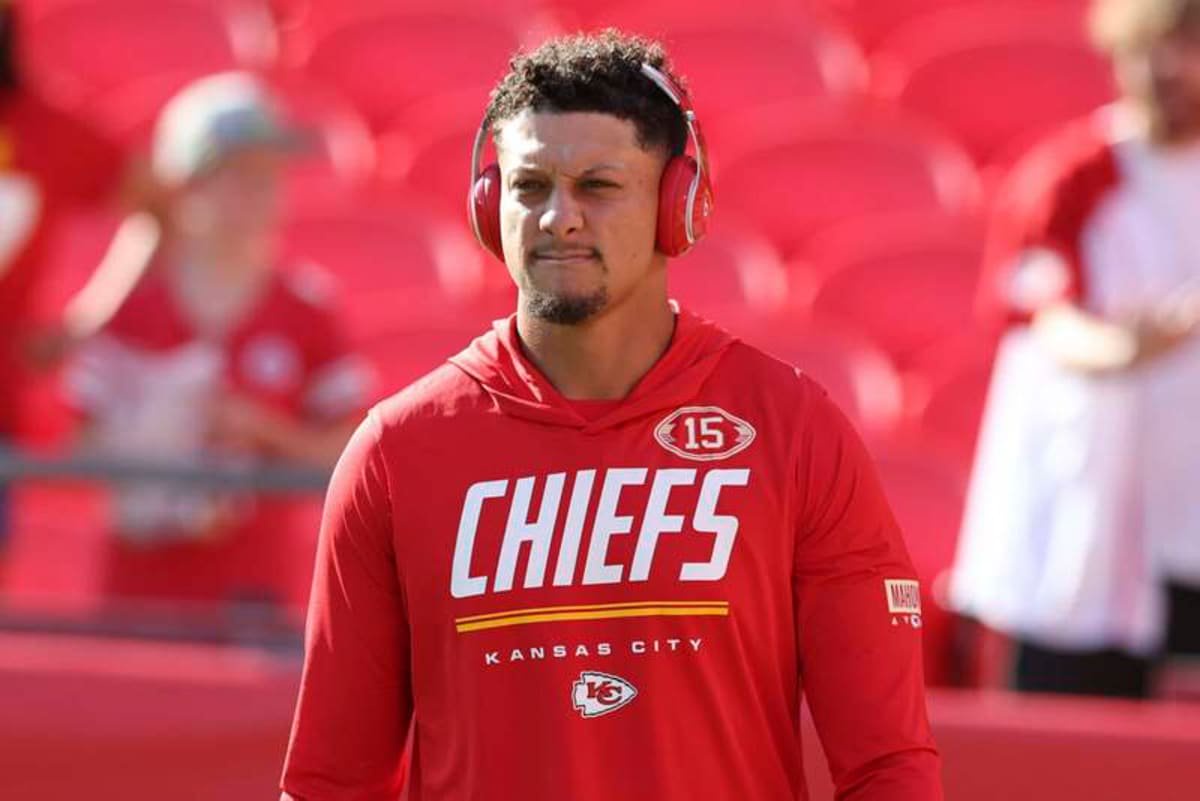 KANSAS CITY, MO – AUGUST 28: Patrick Mahomes 15 of the Kansas City Chiefs before an NFL, American Football Herren, USA preseason game between the Seattle Seahawks and Kansas City Chiefs on Aug 28, 2026 at Arrowhead Stadium in Kansas City, MO. Photo by Scott Winters/Icon Sportswire NFL: AUG 28 Seahawks at Chiefs EDITORIAL USE ONLY Icon2608280088 ©IMAGO/Icon Sportswire