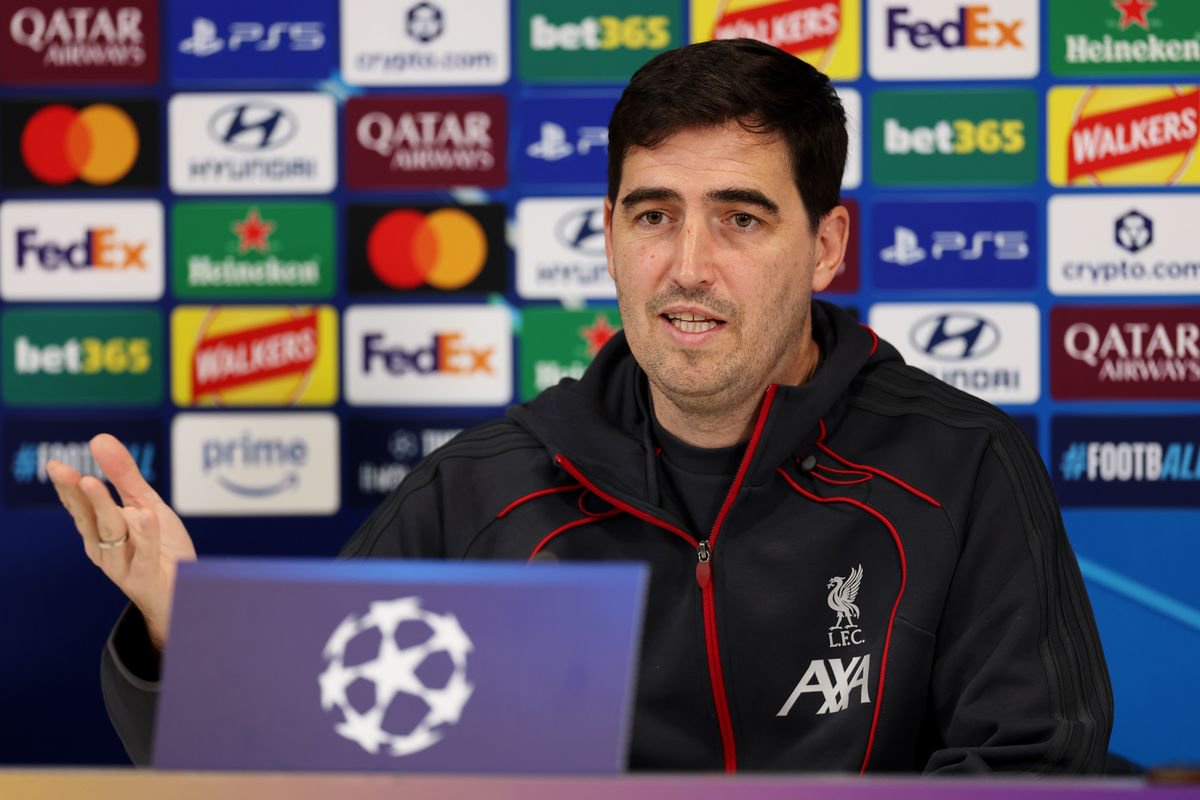 Liverpool head coach Andoni Iraola.