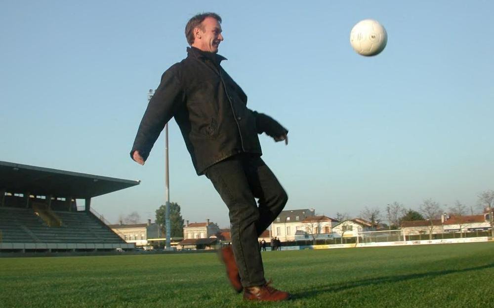 Jean-Marc Furlan, entraîneur de Libourne au stade Moueix le 12 décembre 2001.