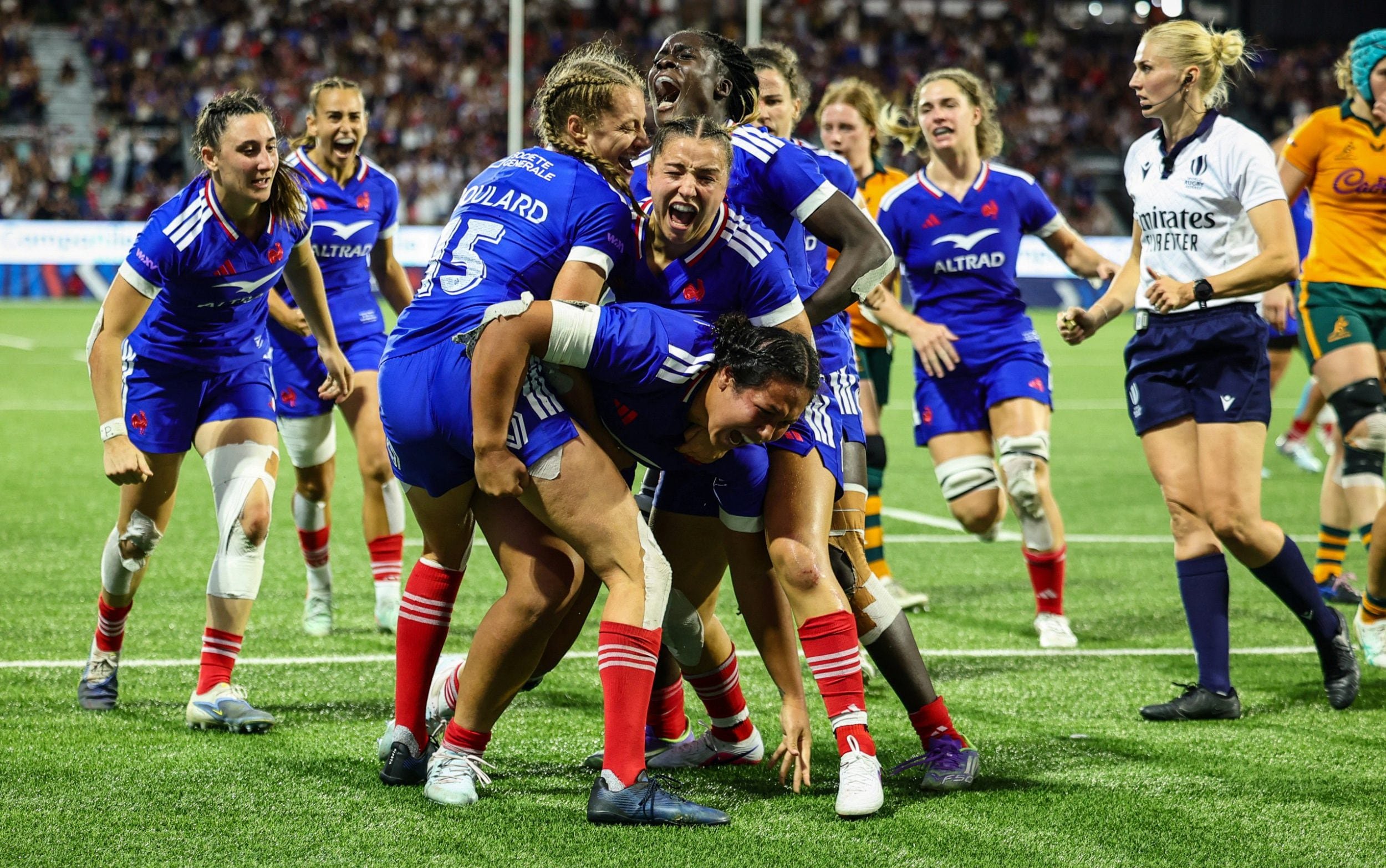 France women celebrate