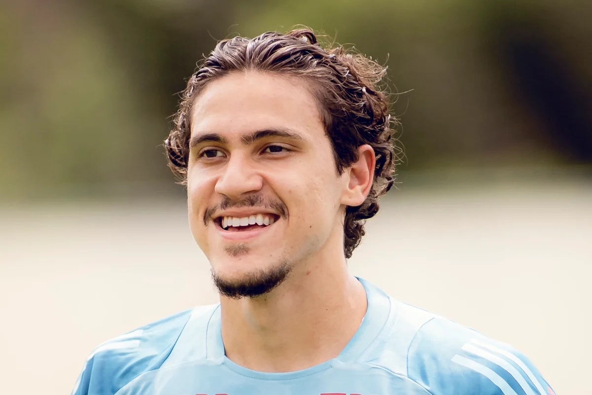 Casal cobra devolução de imóvel comprado por Pedro, do Flamengo
